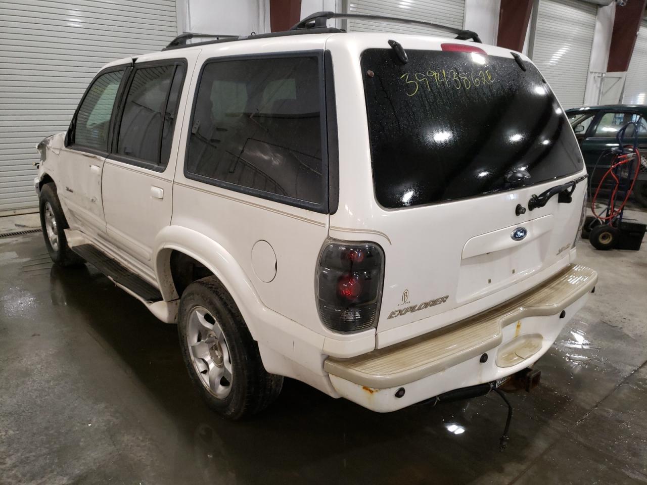 Photo 3 from auction – 2000 FORD EXPLORER L with VIN 1FMDU85P7YZA07735
