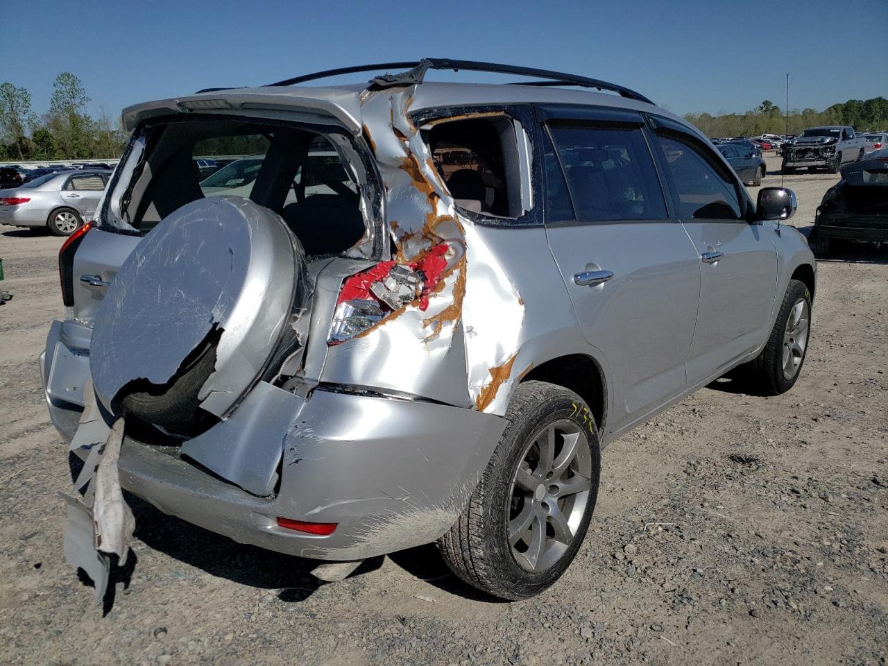 Photo 4 from auction – 2006 TOYOTA RAV4 with VIN JTMZD33V166003337