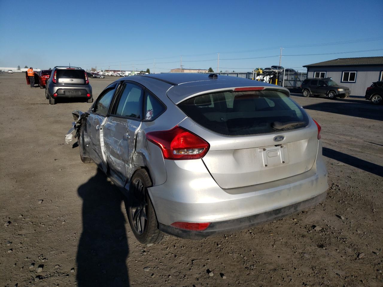 Photo 3 from auction – 2016 FORD FOCUS SE with VIN 1FADP3K29GL264233