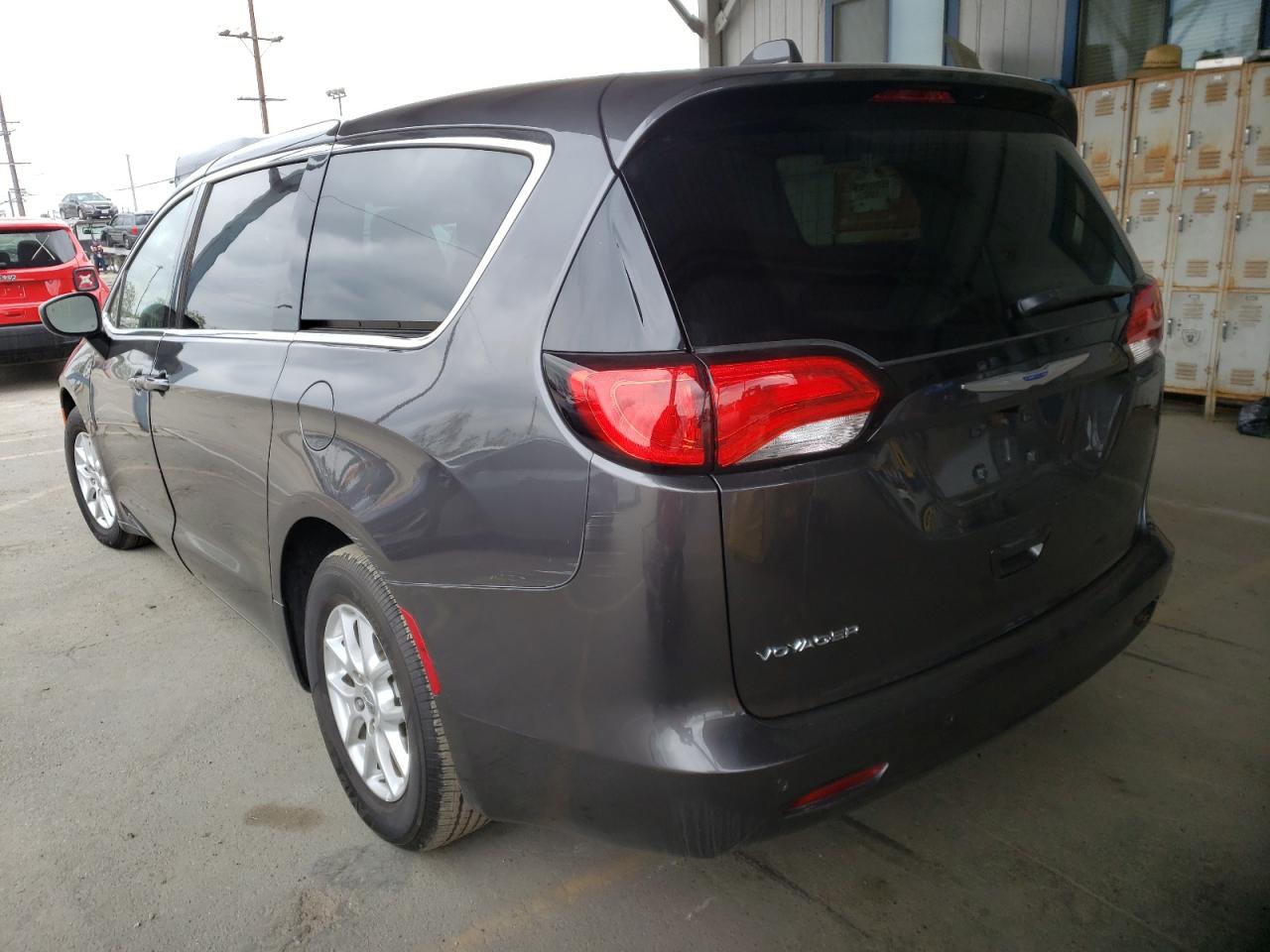 Photo 3 from auction – 2020 CHRYSLER VOYAGER LX with VIN 2C4RC1CG8LR102945