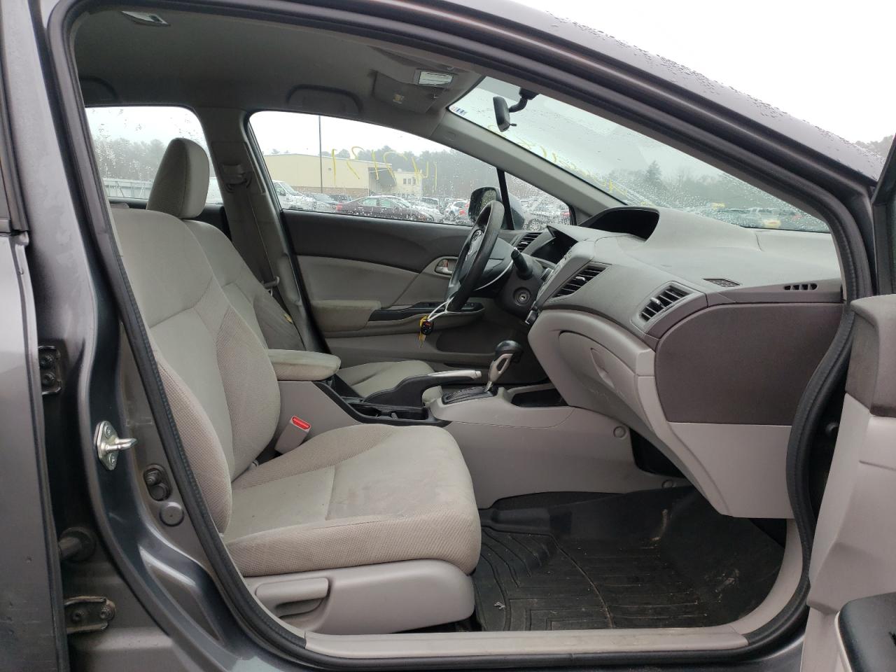Photo 5 from auction – 2012 HONDA CIVIC LX with VIN 2HGFB2F59CH603212