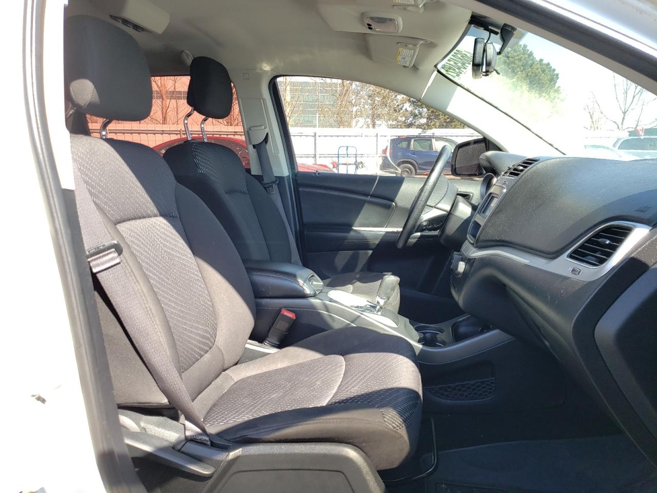 Photo 5 from auction – 2015 DODGE JOURNEY SE with VIN 3C4PDCAB3FT720781