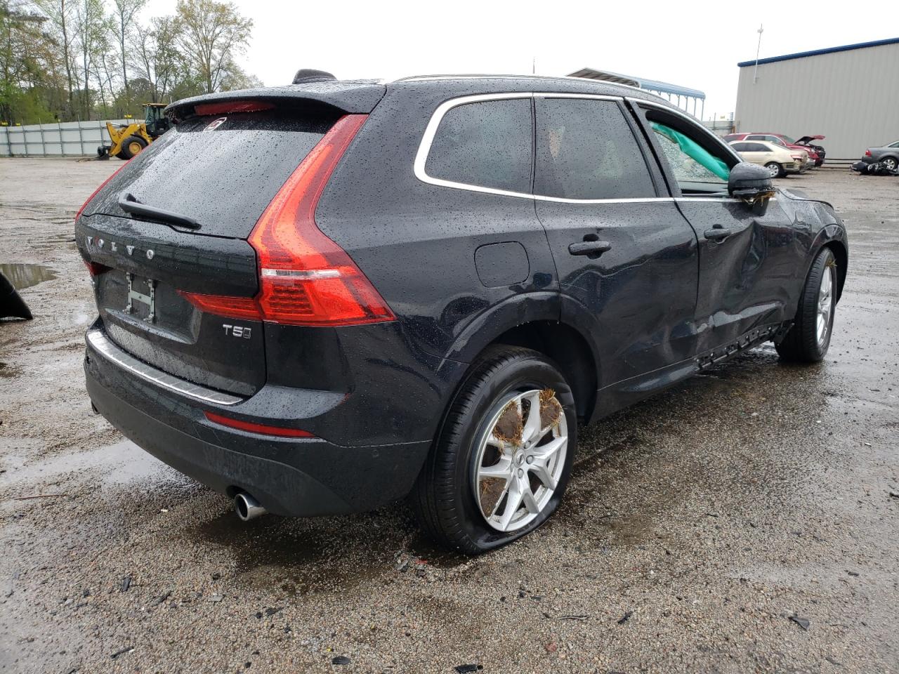 Photo 4 from auction – 2019 VOLVO XC60 T5 with VIN LYV102RK2KB283687