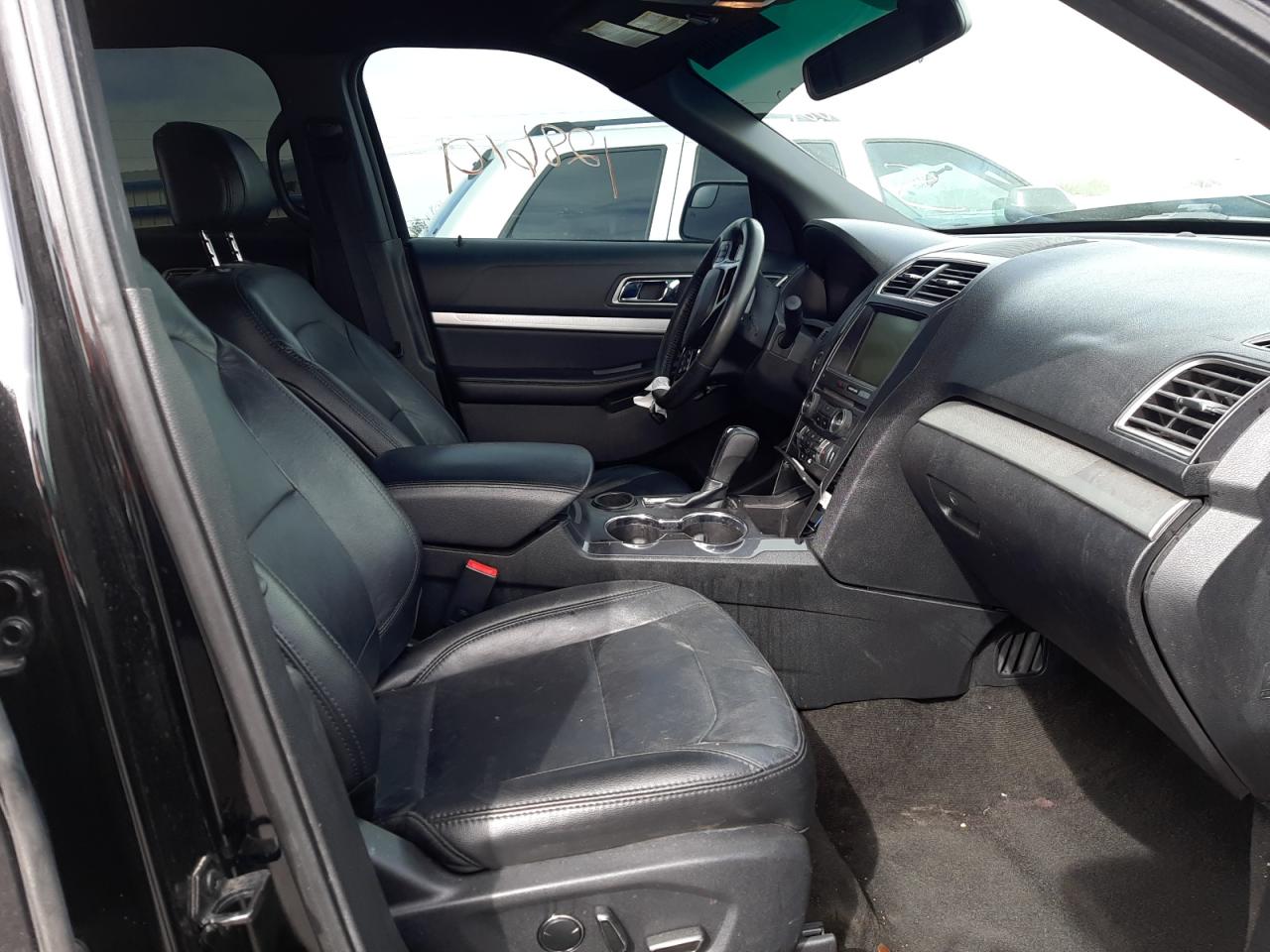 Photo 5 from auction – 2016 FORD EXPLORER X with VIN 1FM5K7D8XGGB32415