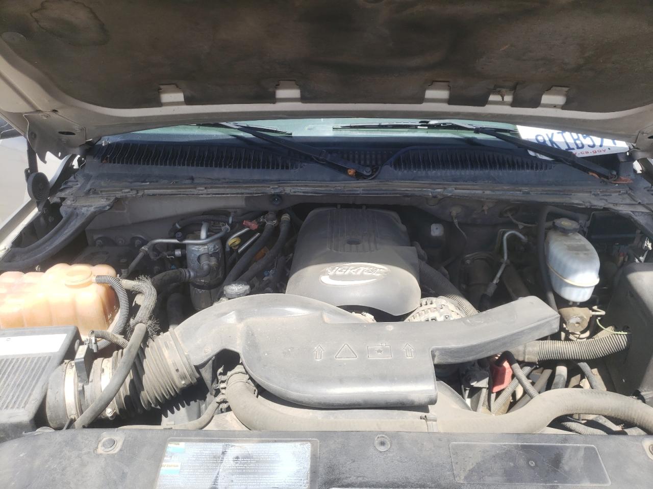 Photo 7 from auction – 2004 CHEVROLET SUBURBAN K with VIN 3GNFK16T64G107980