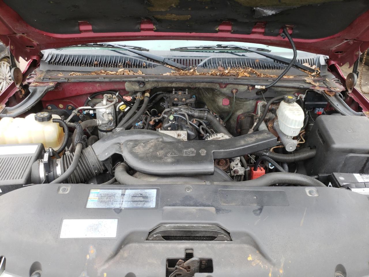 Photo 7 from auction – 2004 CHEVROLET SUBURBAN with VIN 1GNFK16T74J129243
