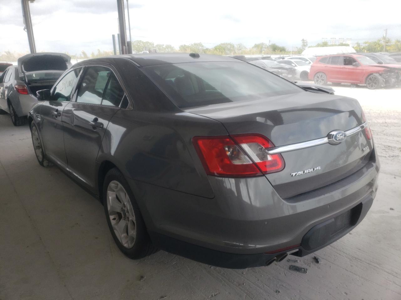 Photo 3 from auction – 2011 FORD TAURUS SEL with VIN 1FAHP2EW3BG183675