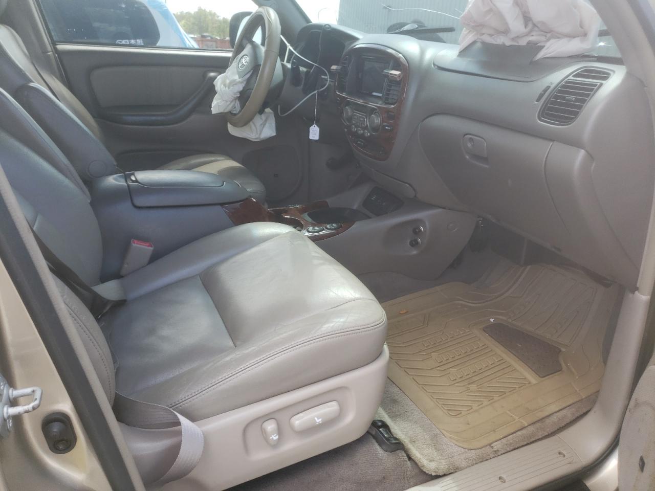 Photo 5 from auction – 2005 TOYOTA SEQUOIA LI with VIN 5TDBT48A15S249612