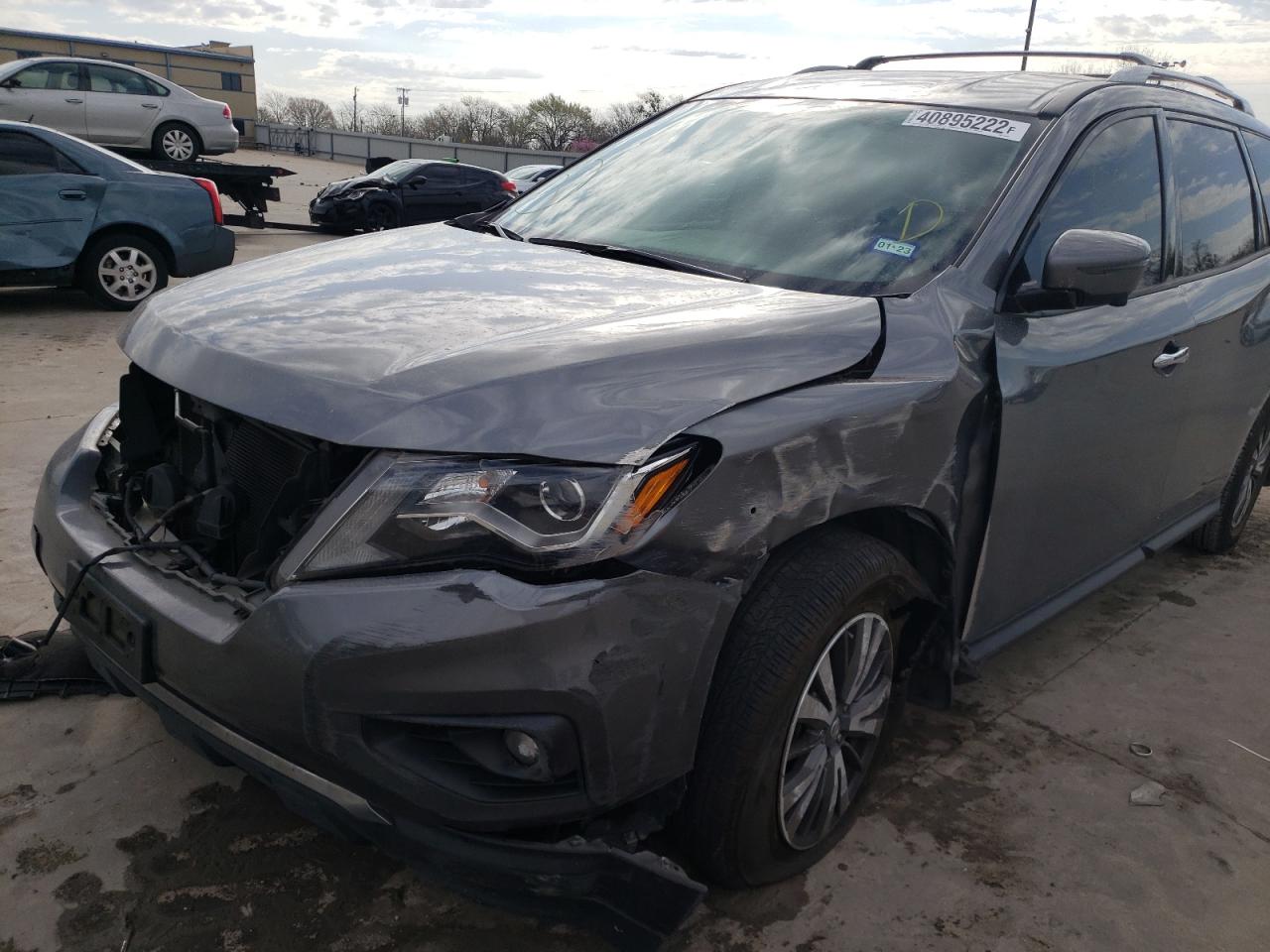 Photo 9 from auction – 2017 NISSAN PATHFINDER with VIN 5N1DR2MN5HC650649