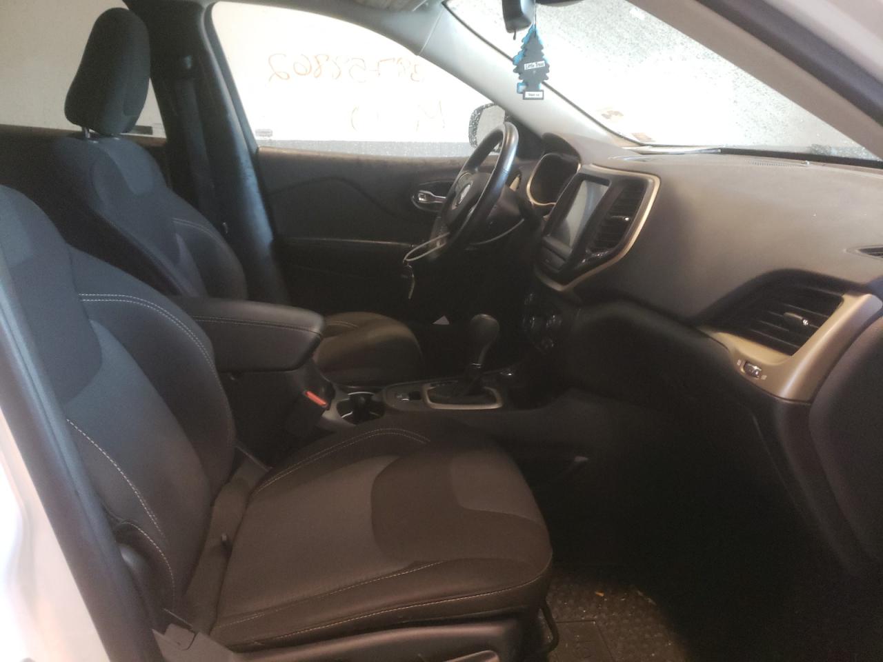 Photo 5 from auction – 2017 JEEP CHEROKEE L with VIN 1C4PJMCB6HW544902