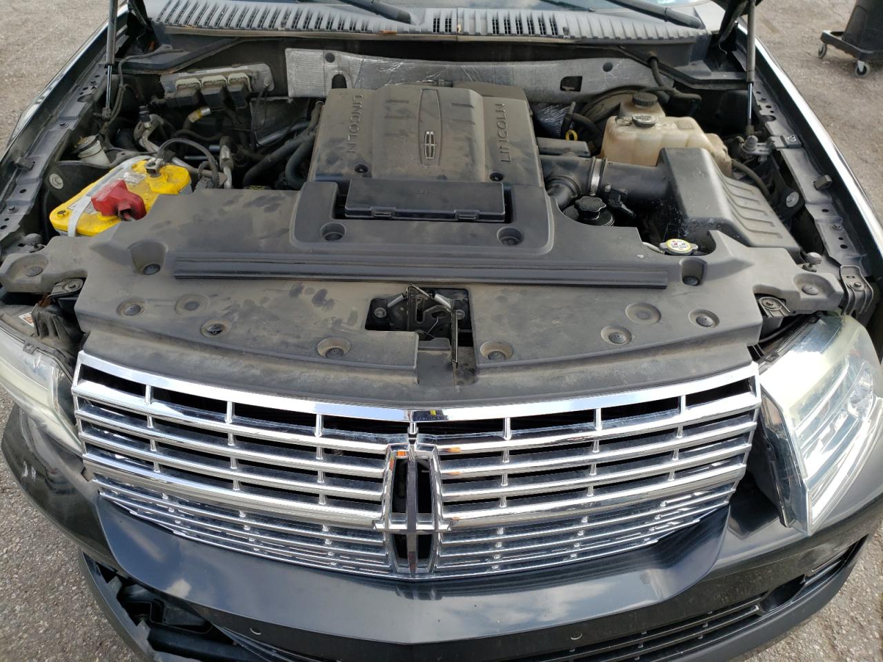 Photo 7 from auction – 2010 LINCOLN NAVIGATOR with VIN 5LMJJ2H52AEJ06847