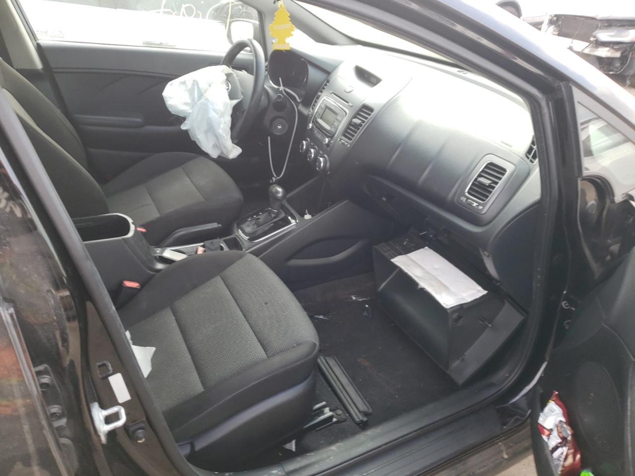 Photo 5 from auction – 2018 KIA FORTE LX with VIN 3KPFK4A79JE227767
