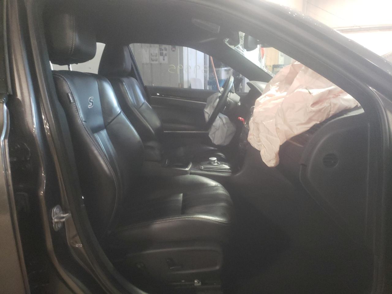 Photo 5 from auction – 2019 CHRYSLER 300 S with VIN 2C3CCABG0KH515510