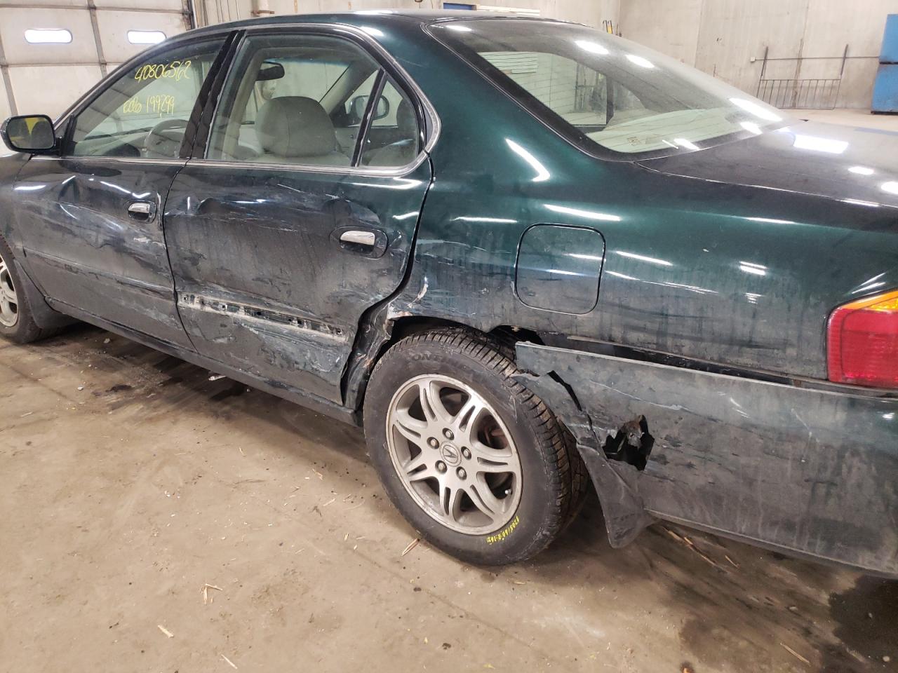 Photo 9 from auction – 2000 ACURA 3.2TL with VIN 19UUA5665YA031274