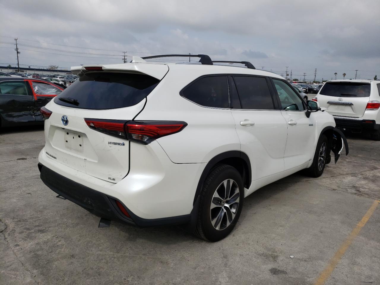 Photo 4 from auction – 2020 TOYOTA HIGHLANDER with VIN 5TDHBRCH6LS504850