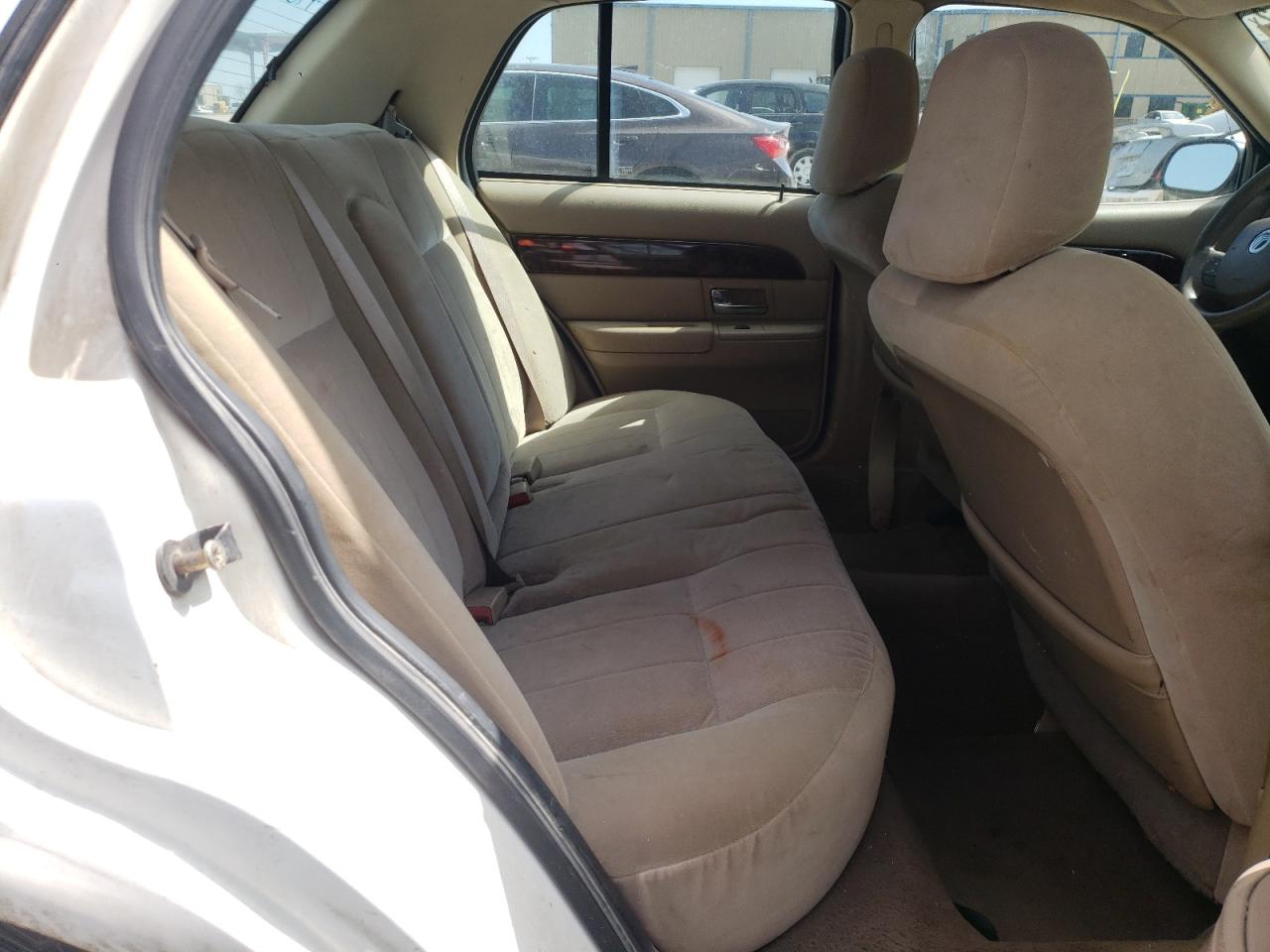 Photo 6 from auction – 2005 MERCURY MARQUIS with VIN 2MEFM74W95X601811