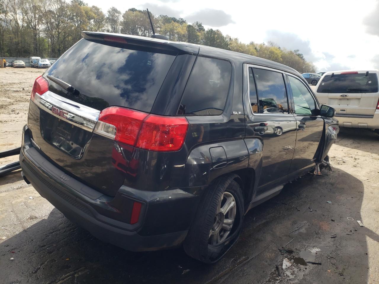 Photo 4 from auction – 2017 GMC TERRAIN SL with VIN 2GKALMEK2H6318013
