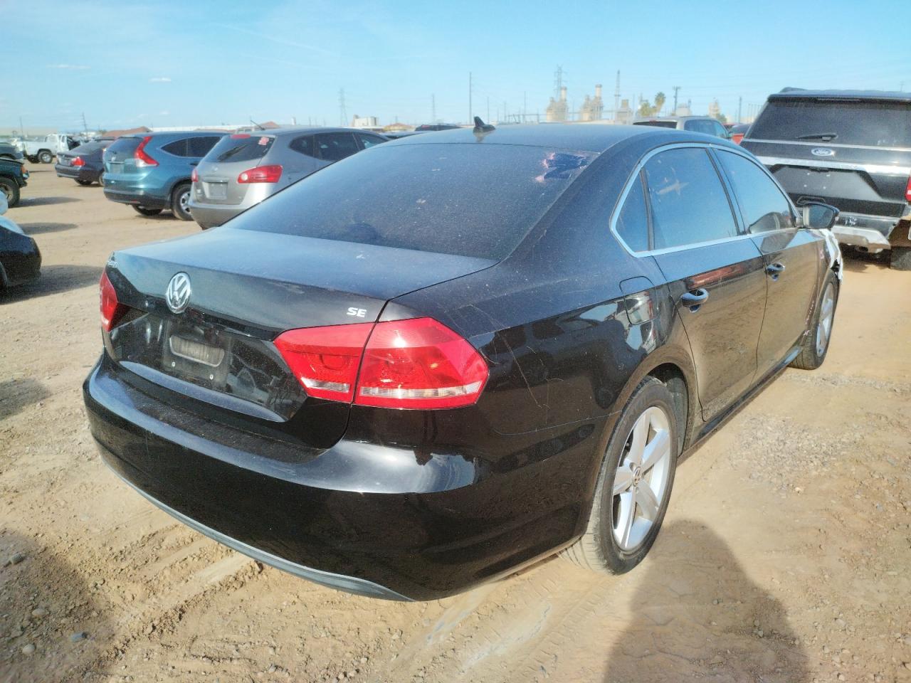 Photo 4 from auction – 2014 VOLKSWAGEN PASSAT SE with VIN 1VWBP7A3XEC007255