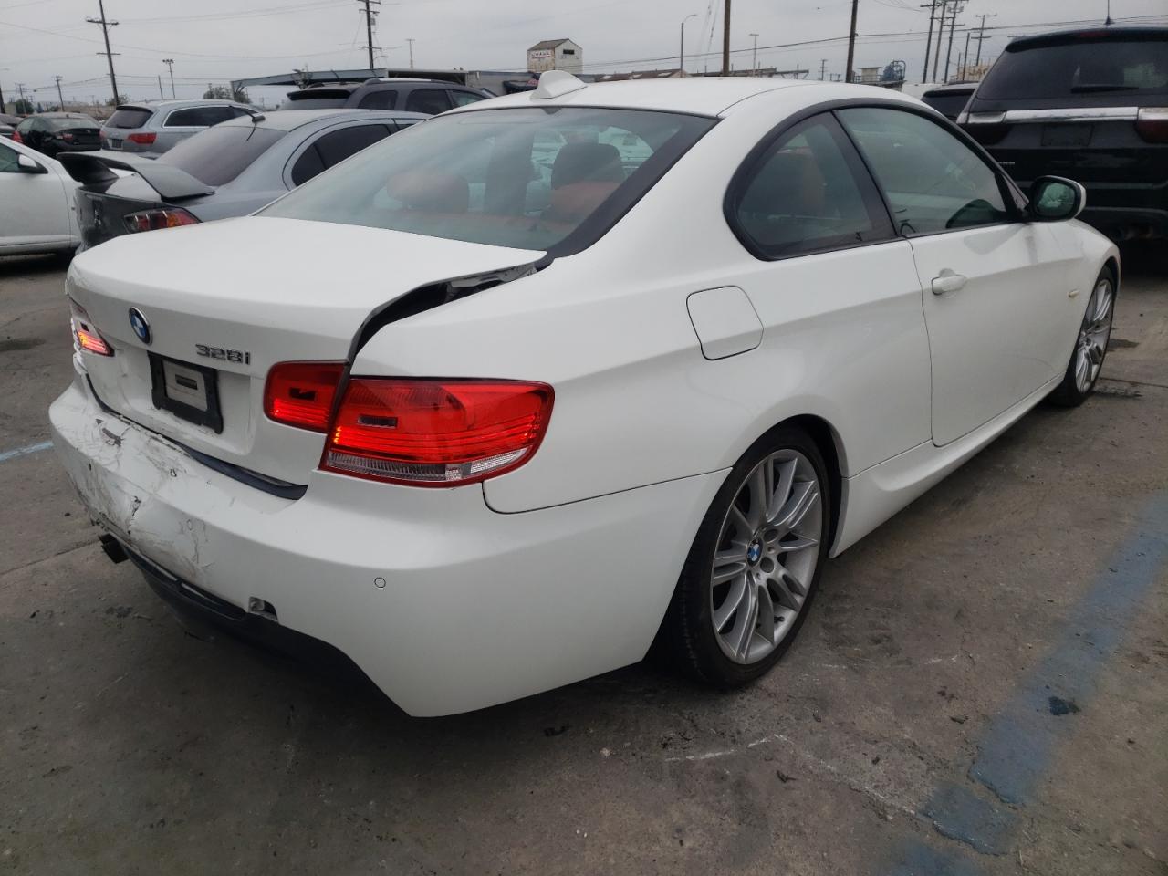 Photo 4 from auction – 2010 BMW 328 I SULE with VIN WBAWV1C50AP124137