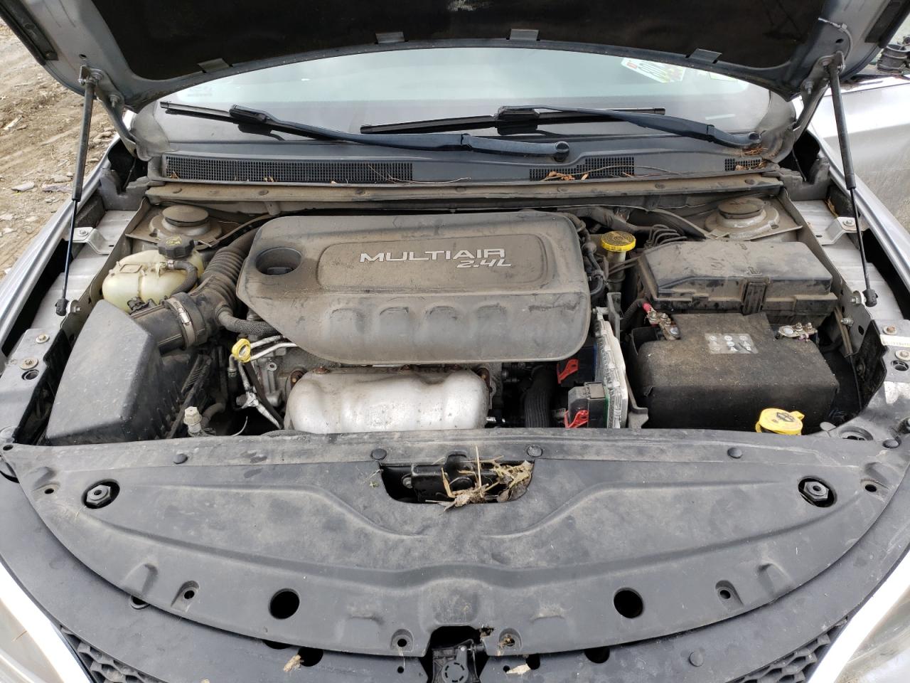 Photo 7 from auction – 2015 CHRYSLER 200 LIMITE with VIN 1C3CCCAB4FN661147