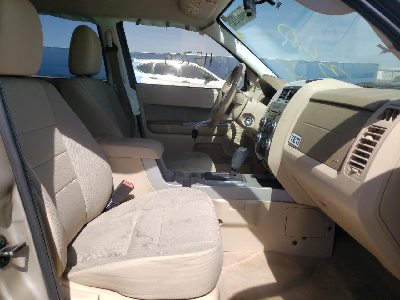 Photo 5 from auction – 2010 FORD ESCAPE XLT with VIN 1FMCU0DG6AKC75950