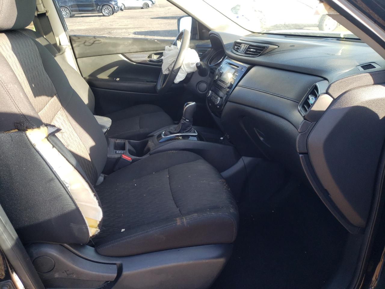 Photo 5 from auction – 2017 NISSAN ROGUE S with VIN 5N1AT2MT1HC842377