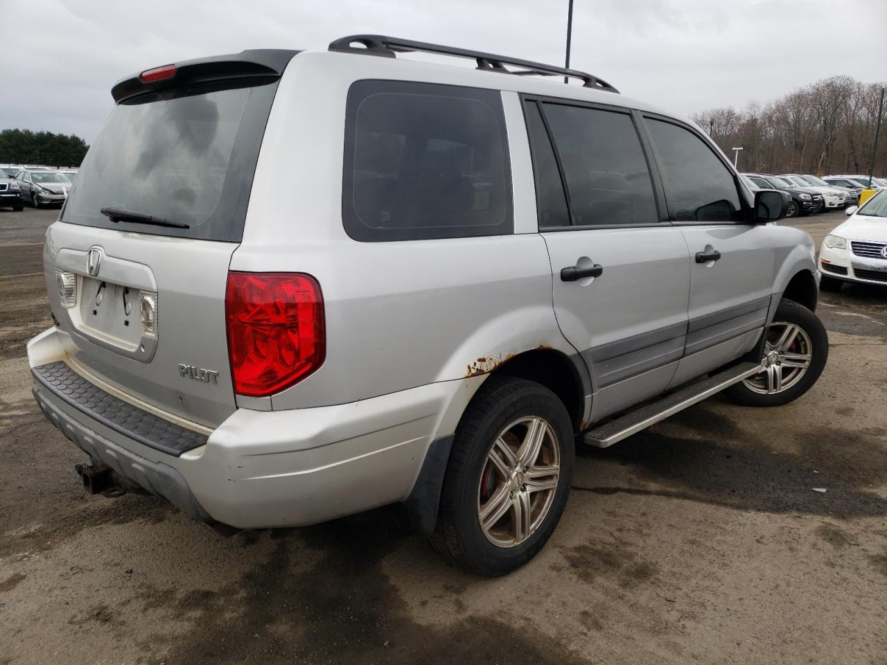 Photo 4 from auction – 2004 HONDA PILOT LX with VIN 2HKYF18164H552633