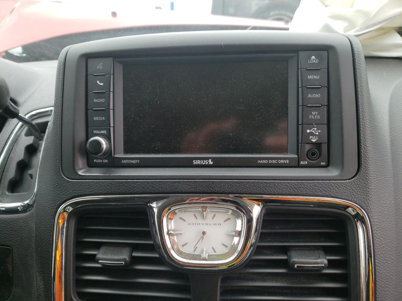 Photo 9 from auction – 2015 CHRYSLER TOWN & COU with VIN 2C4RC1BG1FR620305