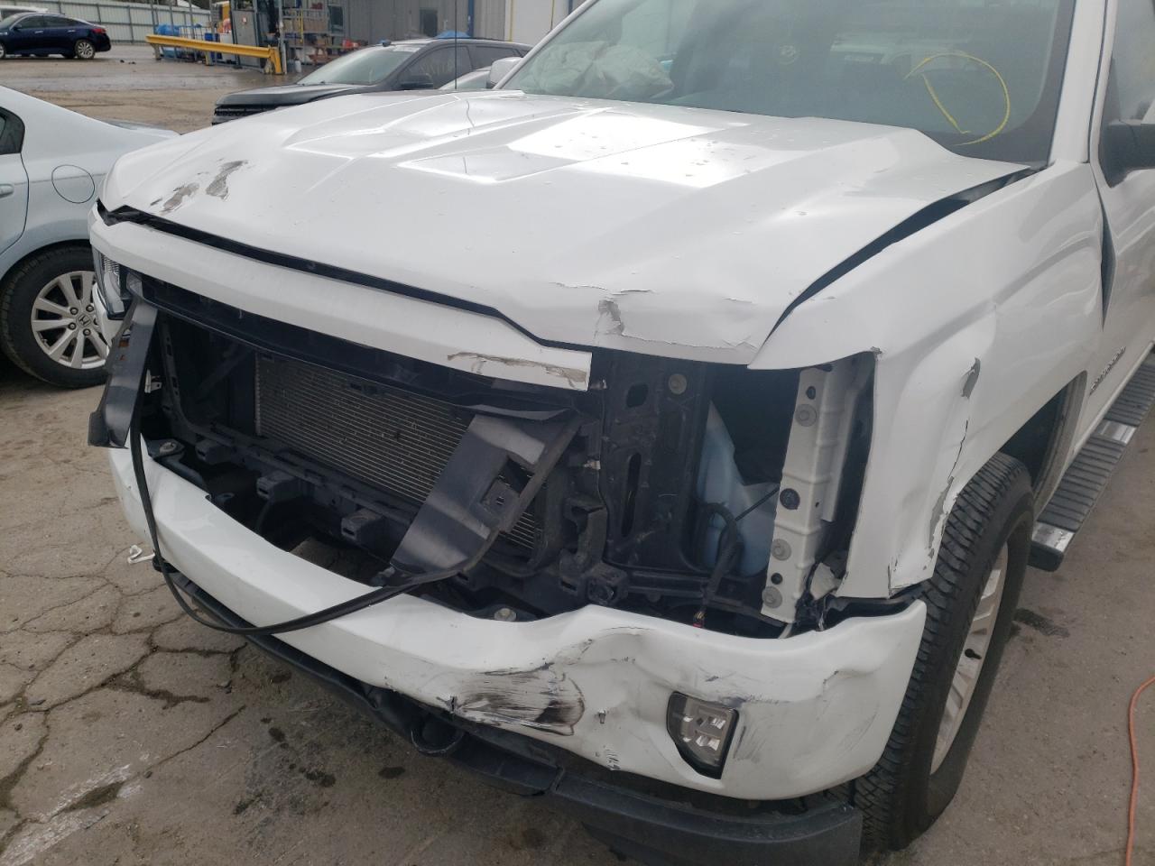 Photo 9 from auction – 2016 CHEVROLET SILVERADO with VIN 3GCUKREC0GG306267