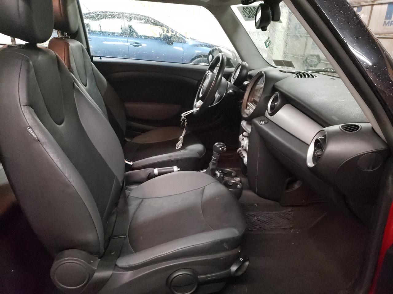 Photo 5 from auction – 2007 MINI COOPER with VIN WMWMF335X7TT52775