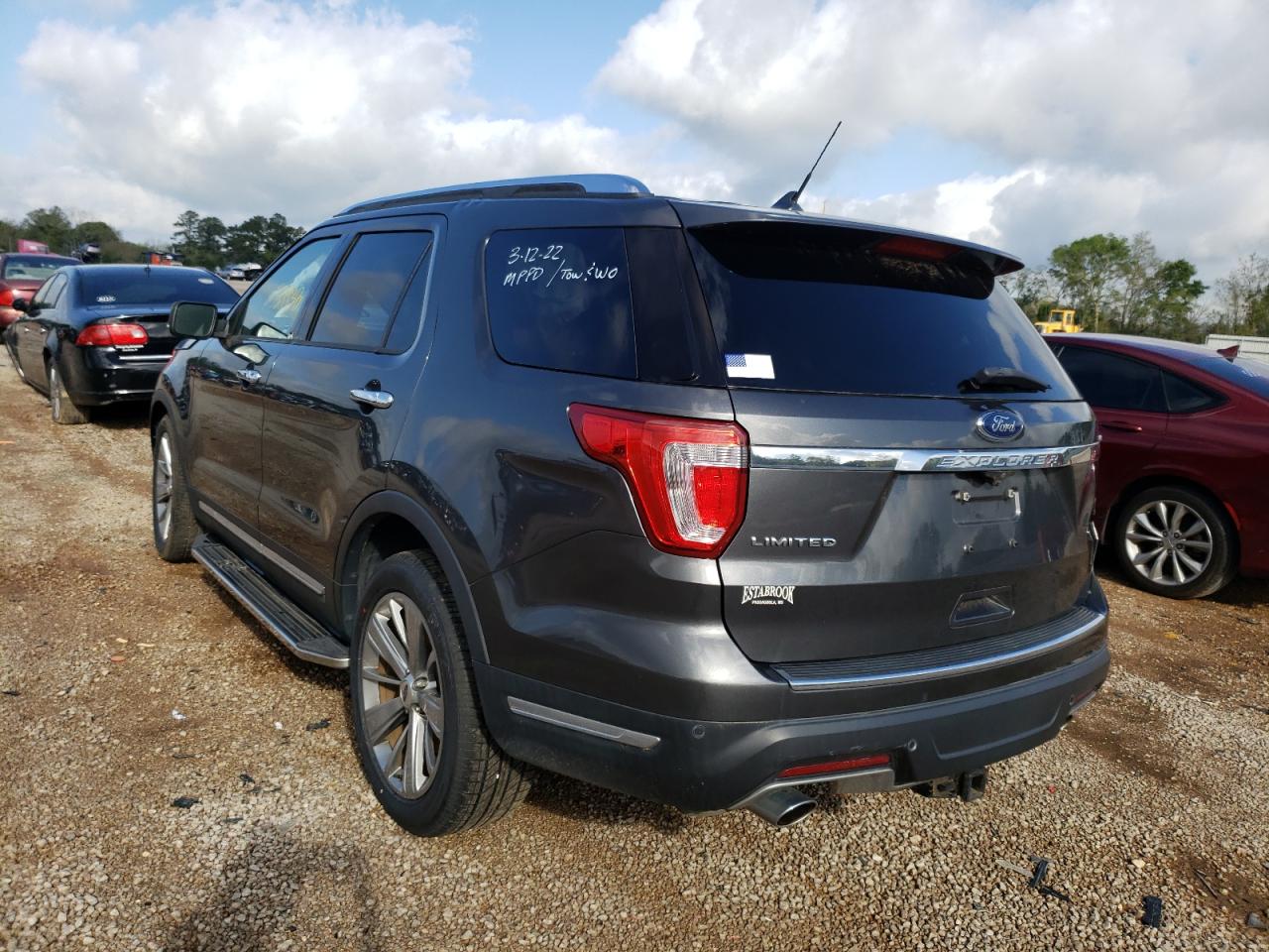 Photo 3 from auction – 2018 FORD EXPLORER L with VIN 1FM5K7F86JGB84659