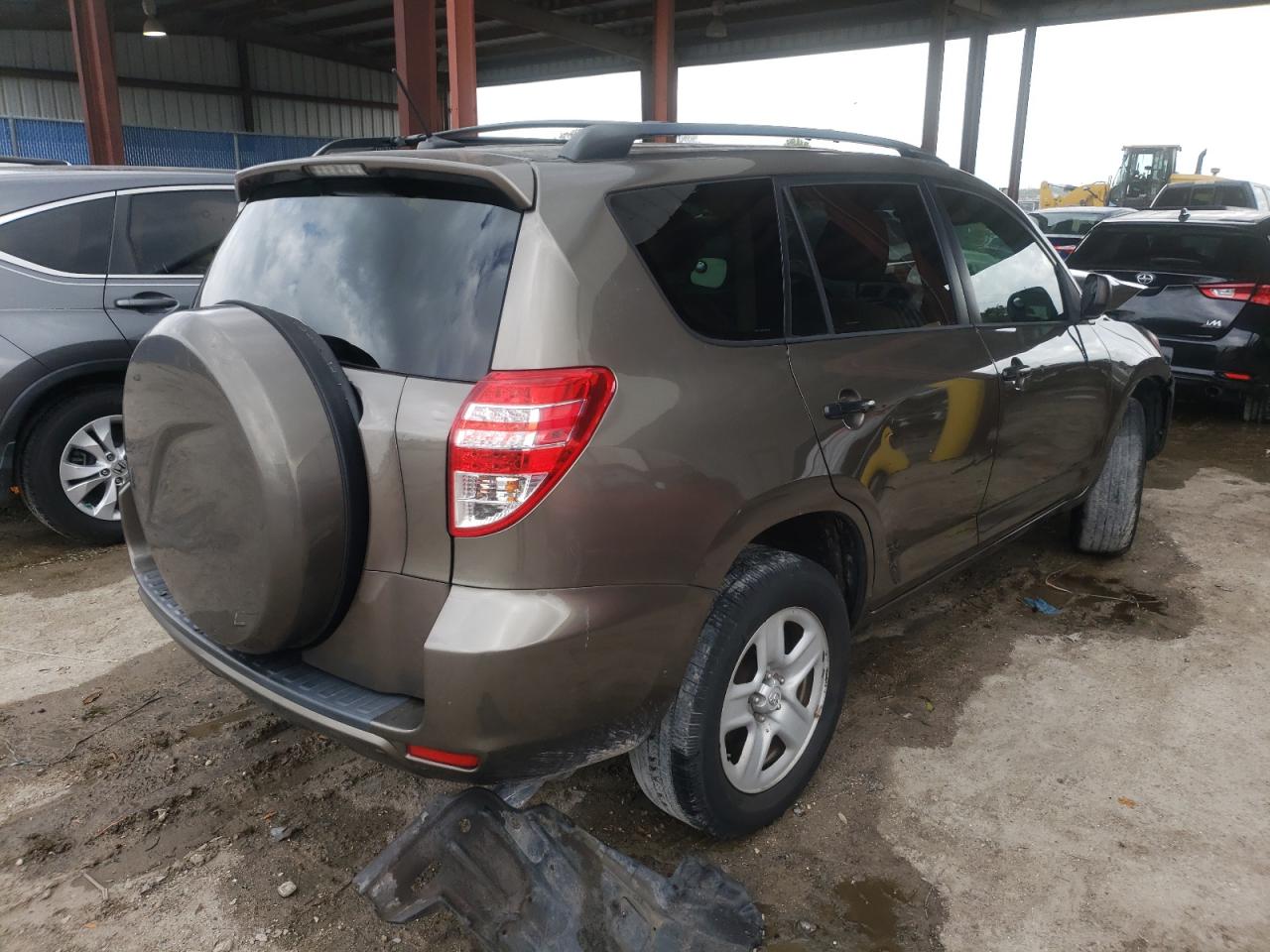 Photo 4 from auction – 2011 TOYOTA RAV4 with VIN 2T3ZF4DV6BW085458