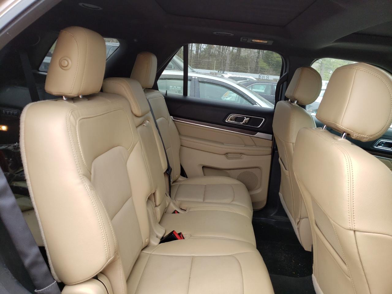 Photo 6 from auction – 2016 FORD EXPLORER L with VIN 1FM5K8FH5GGC39164