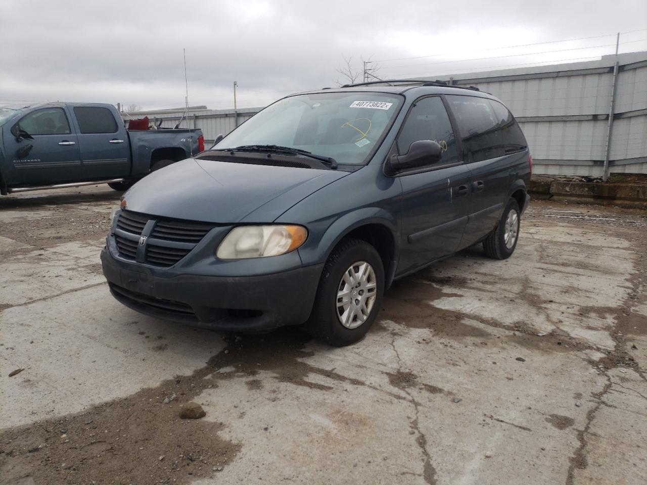 Photo 2 from auction – 2005 DODGE CARAVAN SE with VIN 1D4GP25R35B157615
