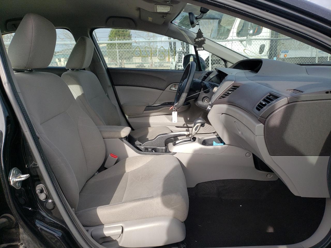 Photo 5 from auction – 2012 HONDA CIVIC LX with VIN 19XFB2F55CE084119