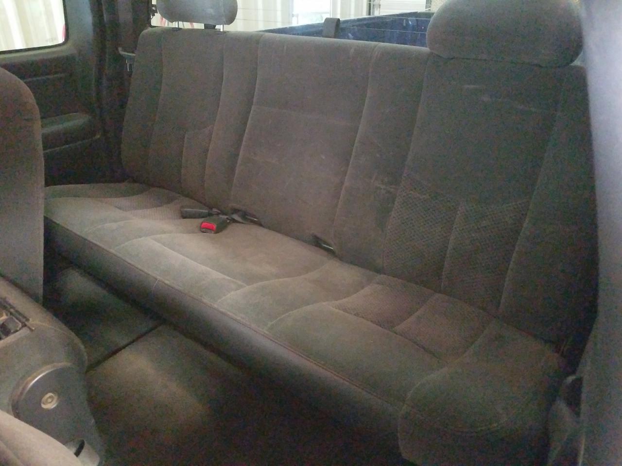 Photo 6 from auction – 2004 CHEVROLET SILVERADO with VIN 2GCEC19V741118641