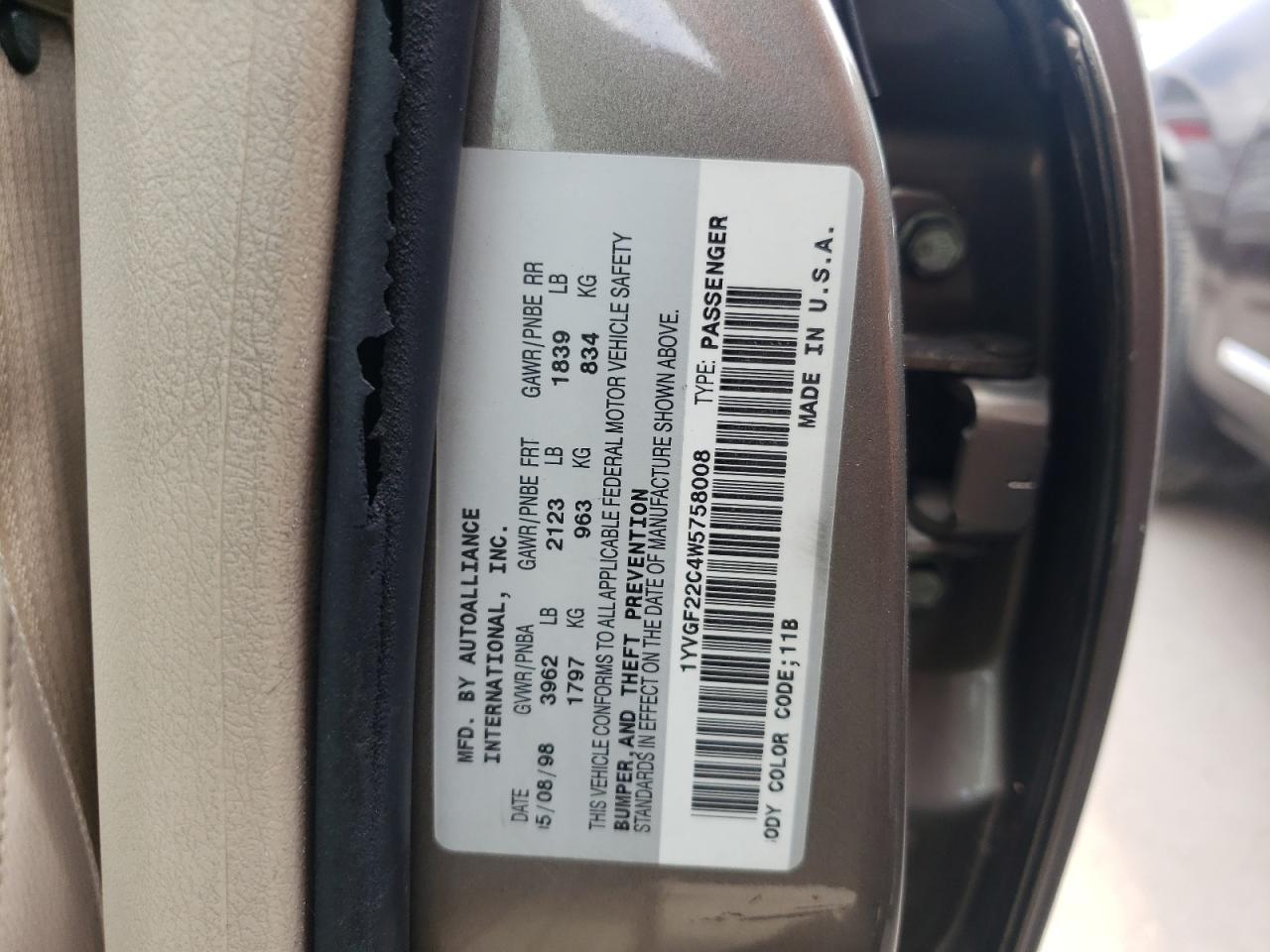 Photo 10 from auction – 1998 MAZDA 626 DX with VIN 1YVGF22C4W5758008