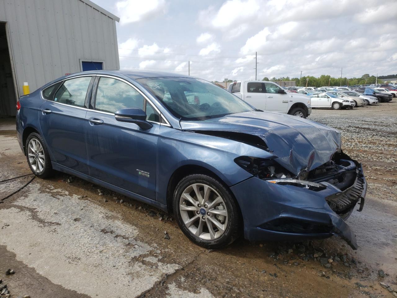 FORD FUSION SE 2018 with VIN 3FA6P0PU2JR193032 - Photo from auction