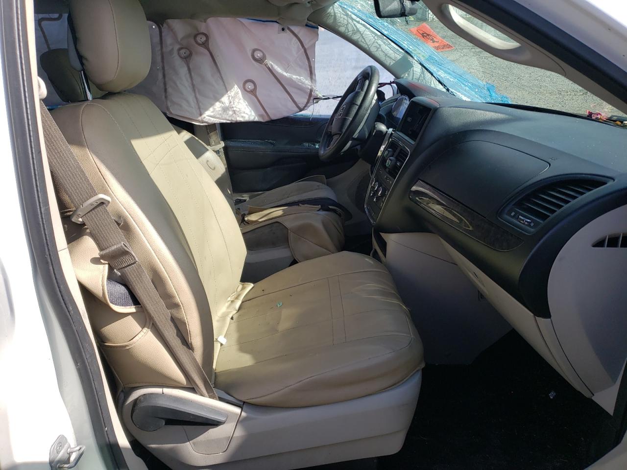 Photo 5 from auction – 2011 DODGE GRAND CARA with VIN 2D4RN3DG5BR680538