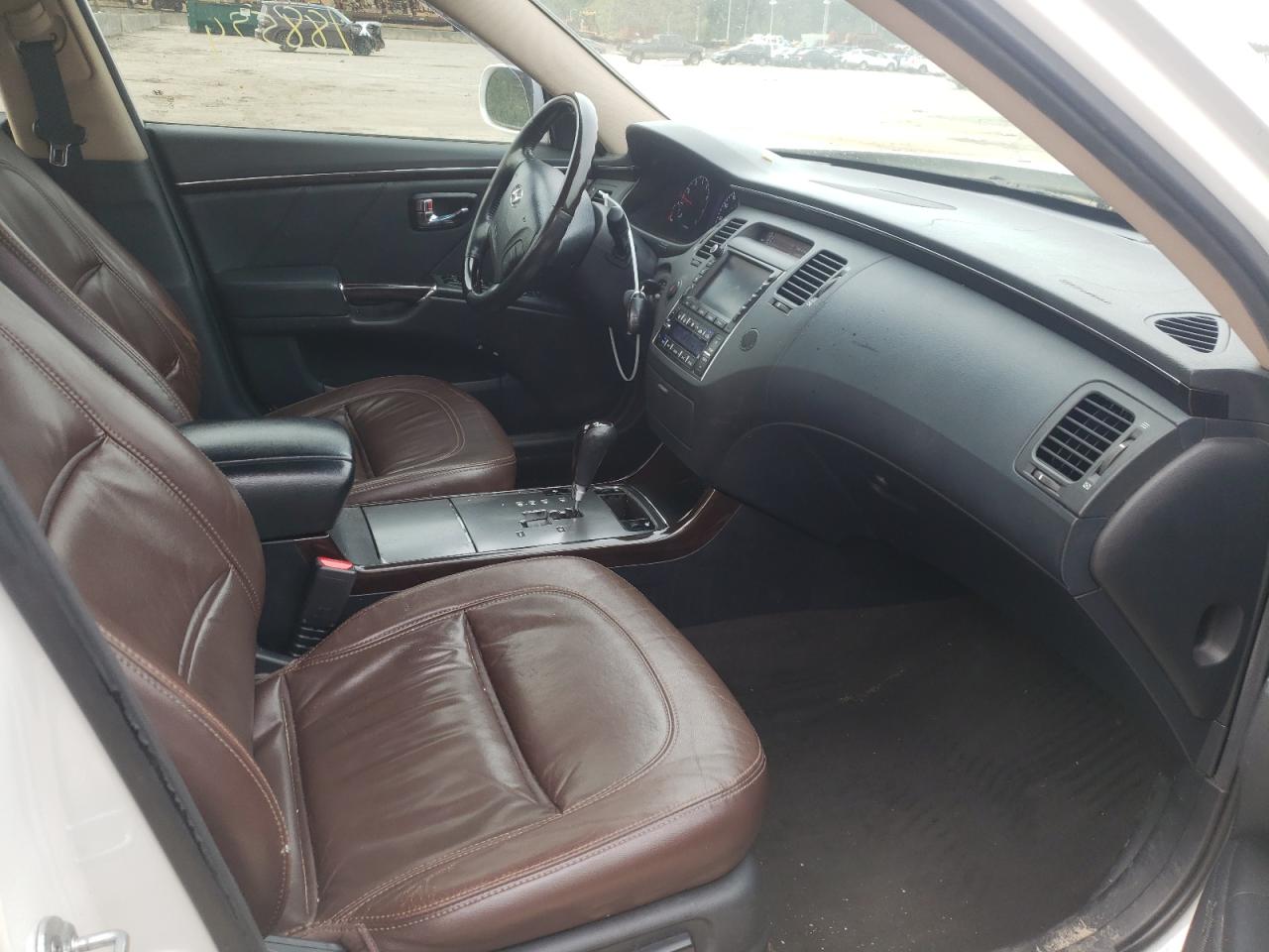Photo 5 from auction – 2011 HYUNDAI AZERA GLS with VIN KMHFC4DF5BA526351