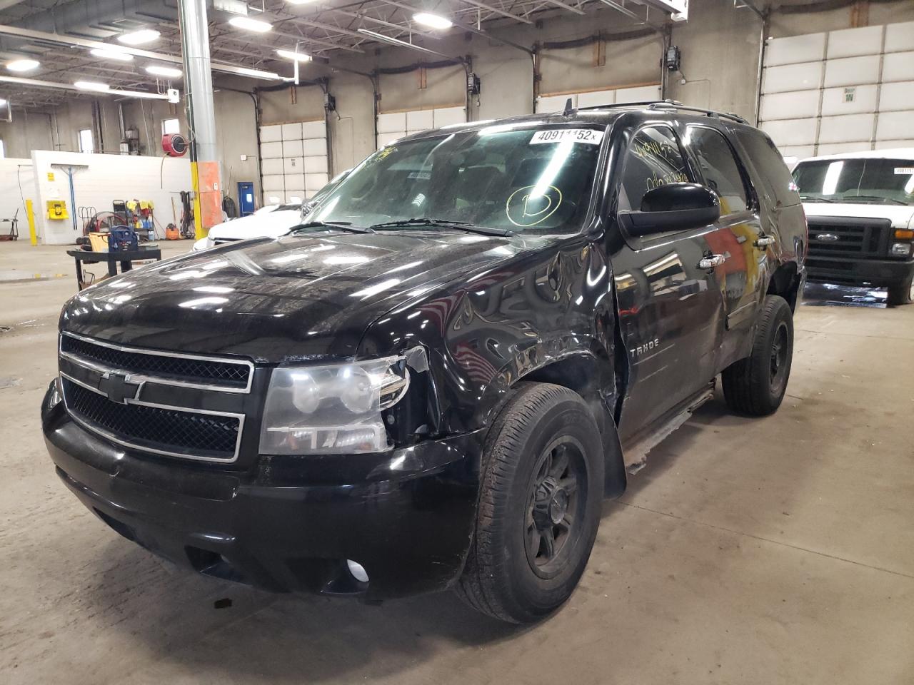 Photo 2 from auction – 2011 CHEVROLET TAHOE with VIN 1GNSKBE08BR151293
