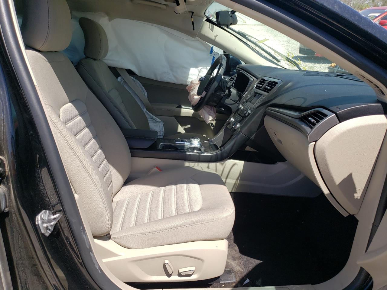 Photo 5 from auction – 2018 FORD FUSION SE with VIN 3FA6P0LU2JR269032