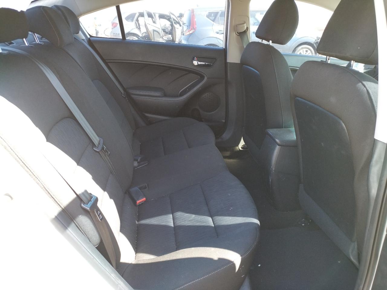 Photo 6 from auction – 2016 KIA FORTE LX with VIN KNAFK4A6XG5538973