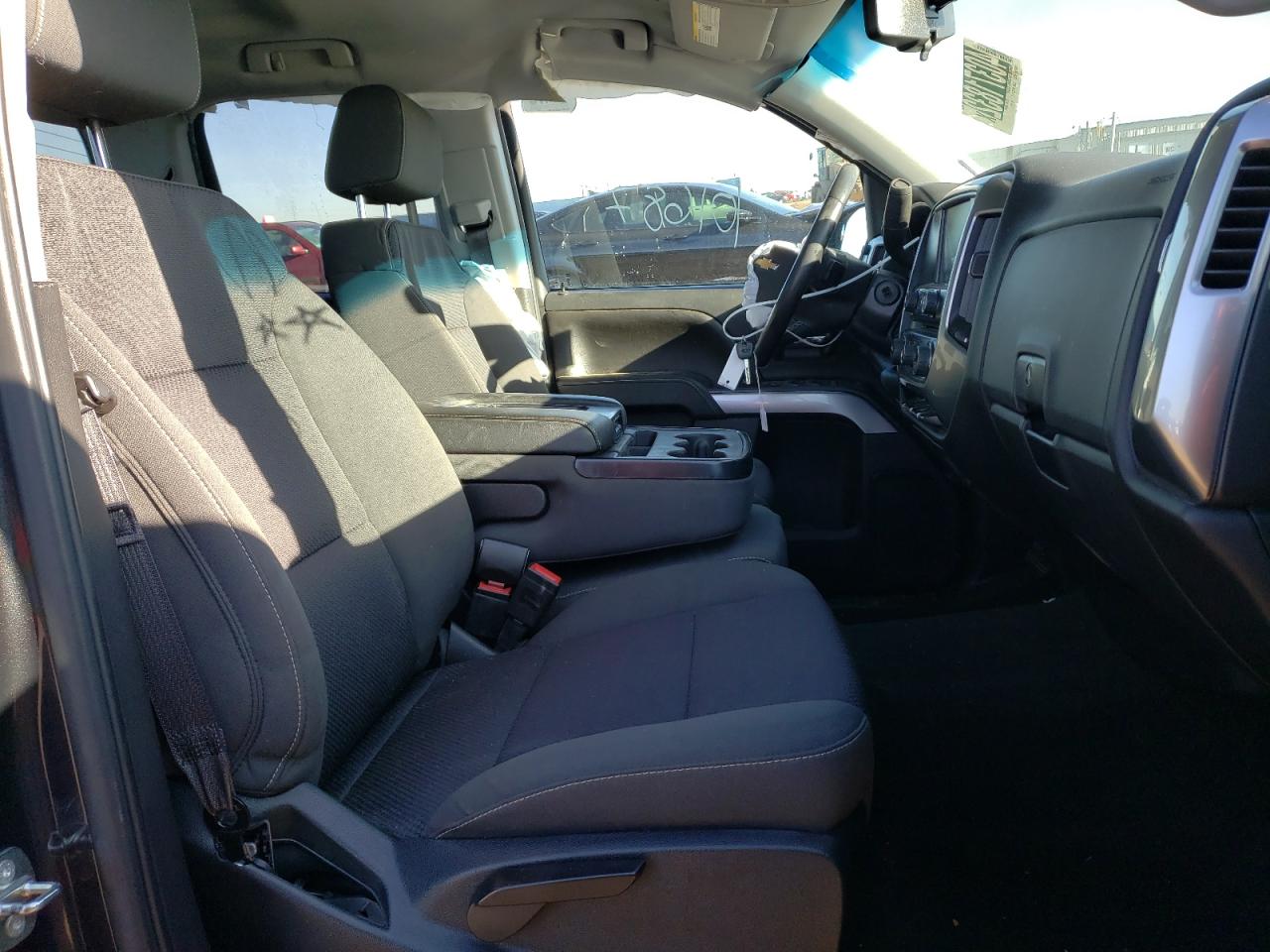 Photo 5 from auction – 2016 CHEVROLET SILVERADO with VIN 1GCVKREC0GZ196079