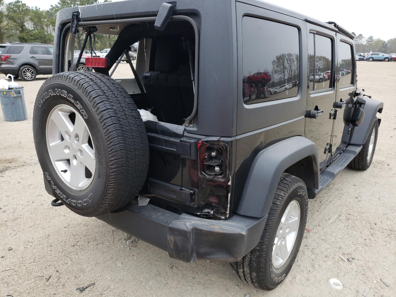 Photo 4 from auction – 2018 JEEP WRANGLER U with VIN 1C4BJWDG5JL875252