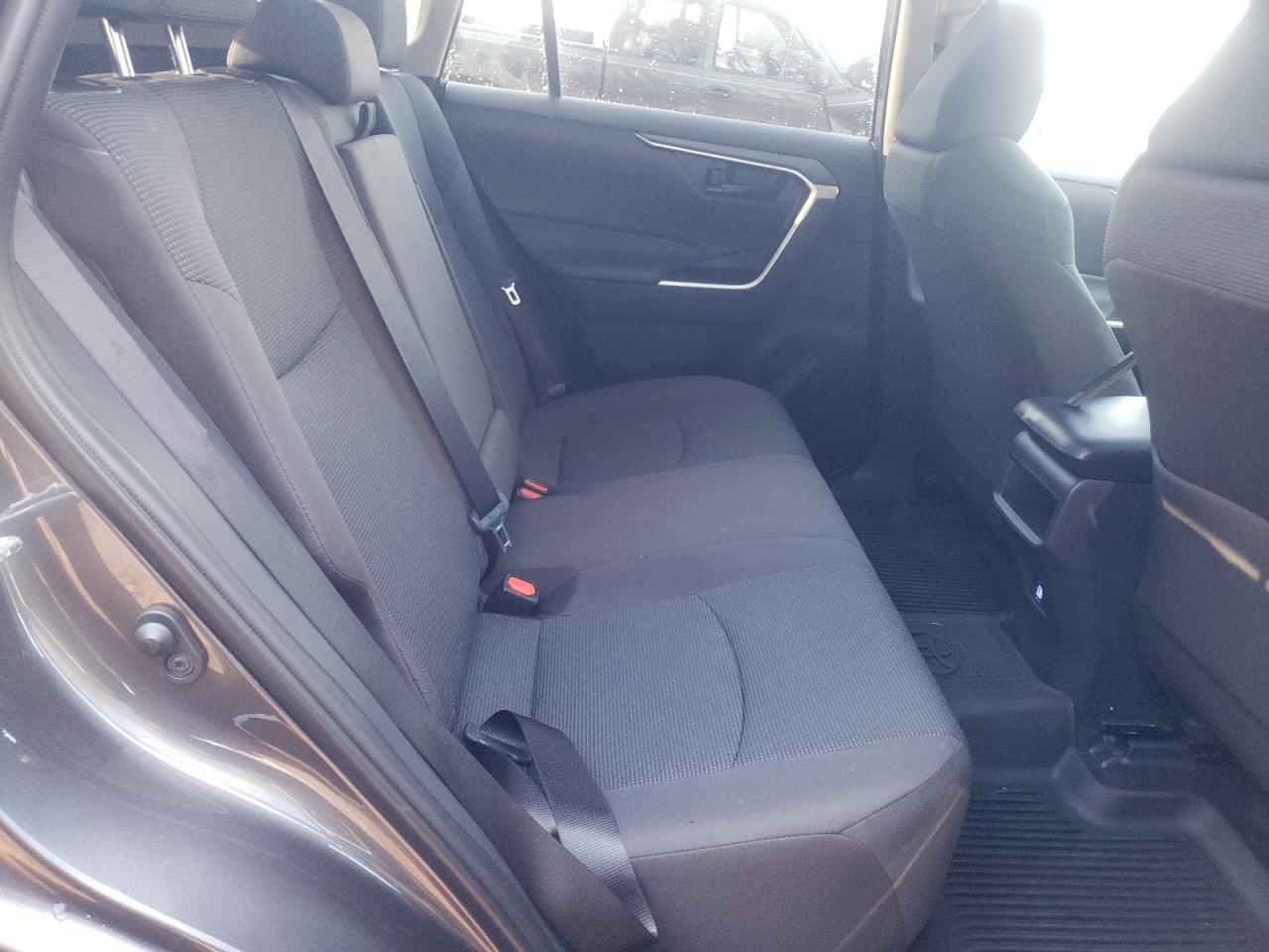 Photo 6 from auction – 2021 TOYOTA RAV4 LE with VIN 2T3G1RFV5MC248038