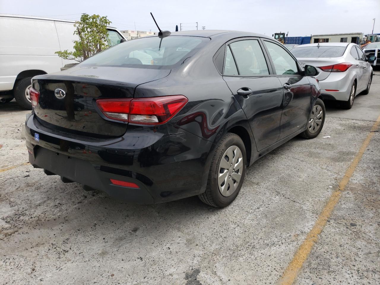 Photo 4 from auction – 2018 KIA RIO LX with VIN 3KPA24AB2JE081405
