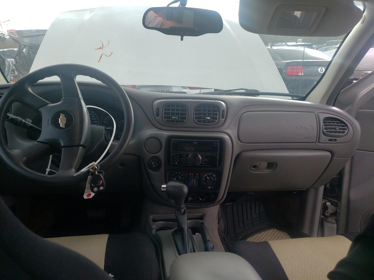 Photo 9 from auction – 2005 CHEVROLET TRAILBLAZE with VIN 1GNDS13S352144384