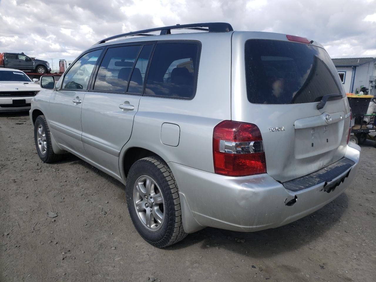 Photo 3 from auction – 2005 TOYOTA HIGHLANDER with VIN JTEDD21A750120440
