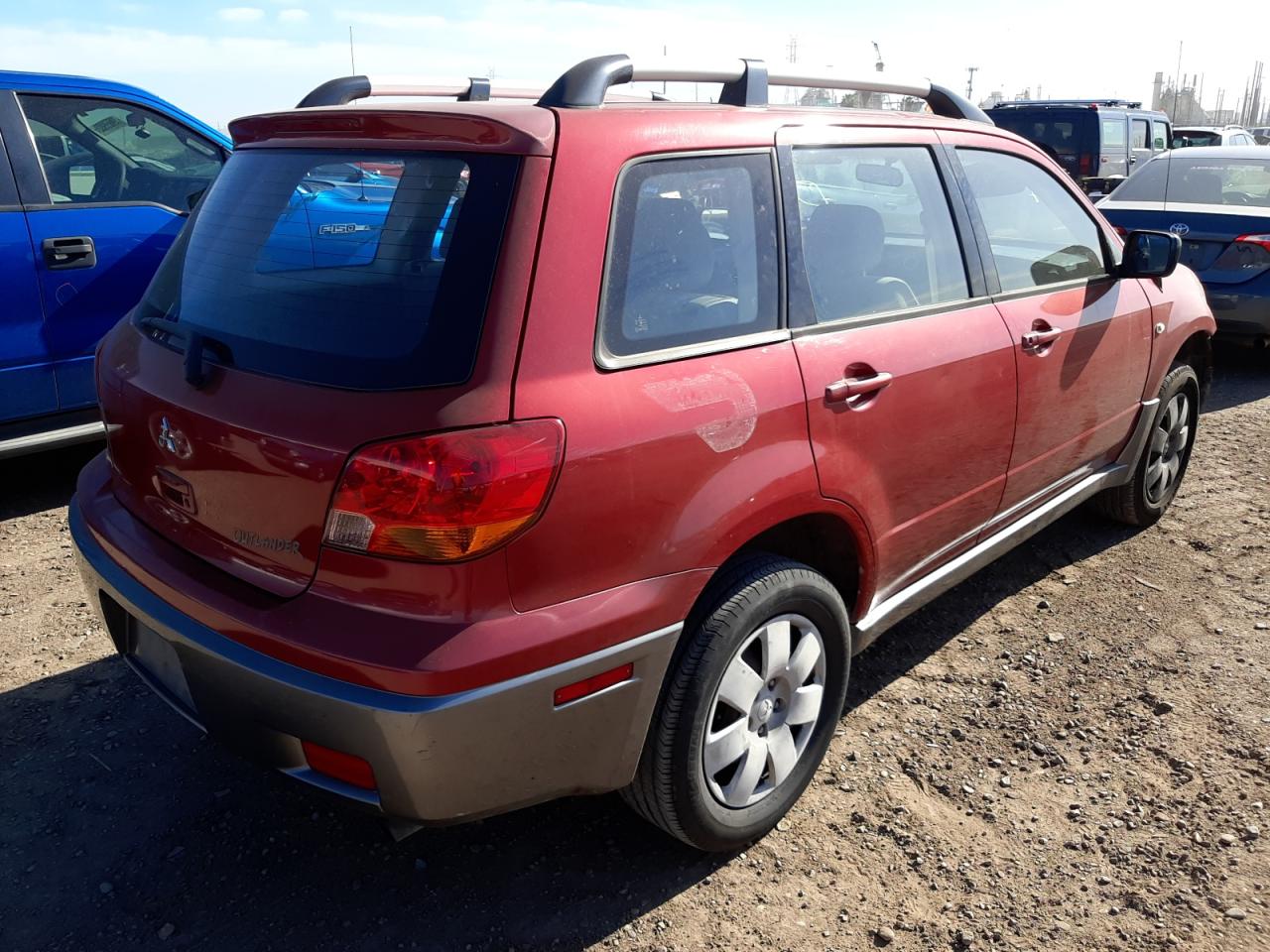 Photo 4 from auction – 2004 MITSUBISHI OUTLANDER with VIN JA4LX31F54U046932